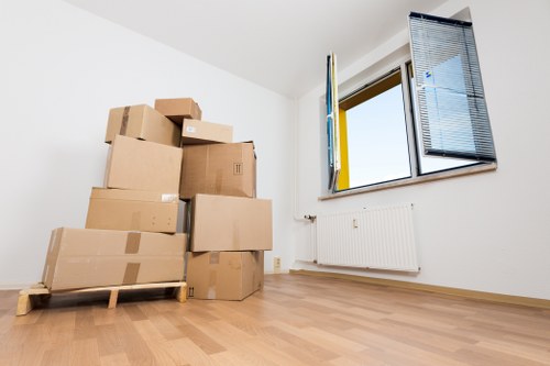 Local moving team navigating parking and access challenges in Kensington