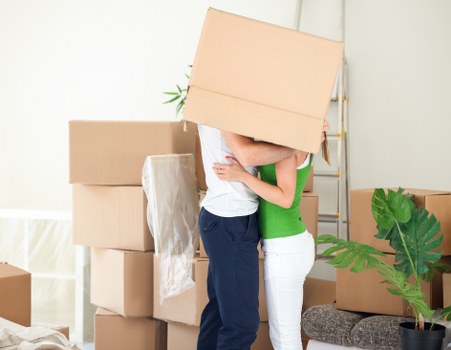 Packing and loading items for a local Kensington removal